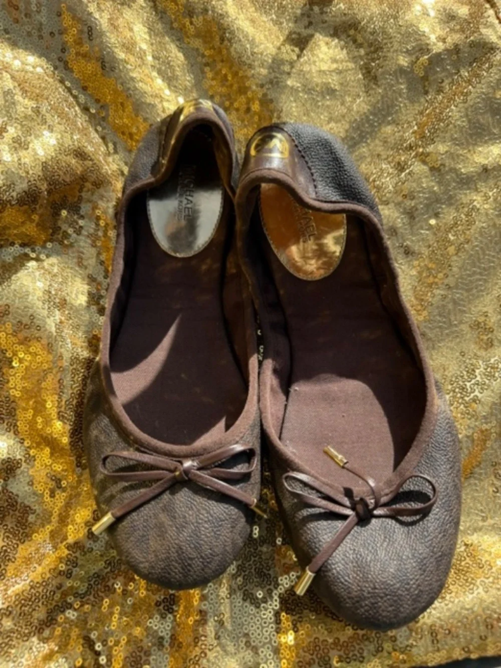 Micheal Kors Leather Monogram City Ball Ballet Flats